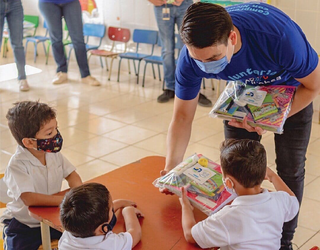 Fundación Ficohsa: programa «Dar para Educar», transformando el futuro
