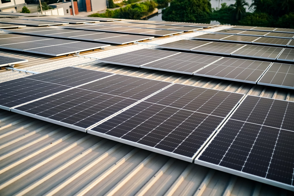 Energía limpia en Panamá: descubre paneles solares duraderos y eficientes